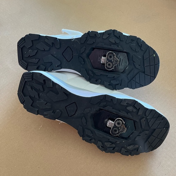 Santic Indoor Cycling Shoe - Picture 2 of 6